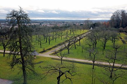 Dachau - istorie, prezentare generală a modului de a ajunge acolo și o plimbare cu fotografie mică