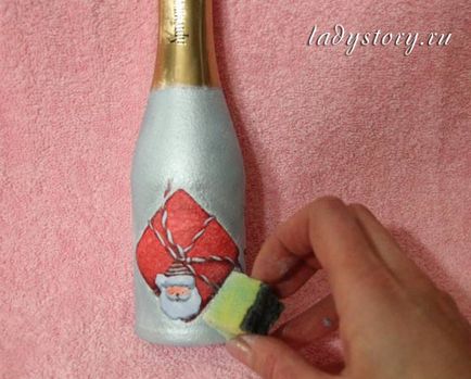 Декупаж новорічних пляшок шампанського листівка від Діда Мороза