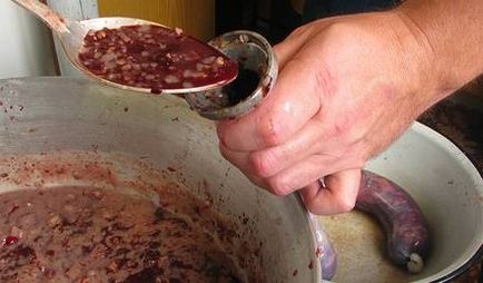 Домашня кров'яна ковбаса - покроковий рецепт з фото на