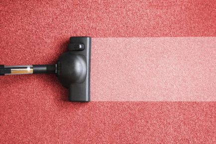 Cum să spălați în mod eficient și rapid curățarea uscată și umedă a covorului