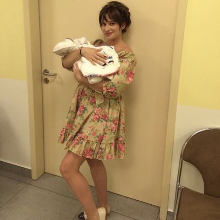 În calitate de fostă participantă a casei 2, Elena Bushina crește subțire după naștere