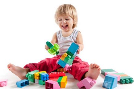 Cum să înveți un copil să joace independent este necesar sau important