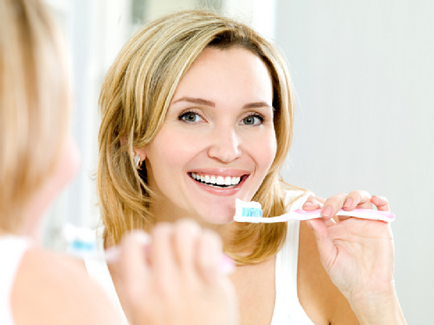 Cum sa-ti albesti dintii de pasta de dinti la domiciliu, tehnicile si noutarile populare - Emily
