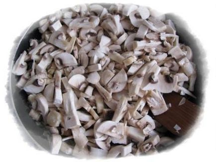 Як приготувати млинцеві мішечки з грибами
