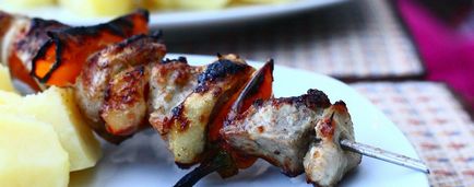 Cum sa preparati un kebab delicios de carne de porc, carne de pui si miel