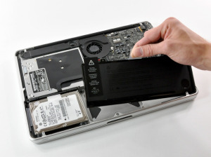 Cum de a dezasambla un laptop Apple macbook pro unibody 13 