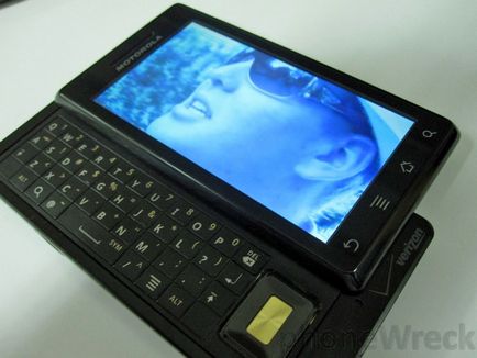 Як розібрати телефон motorola droid 1