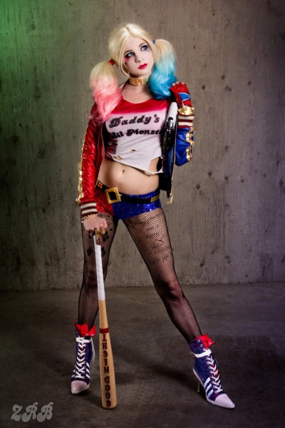 Hogyan készítsünk Harley Quinn jelmez Halloween jelmez