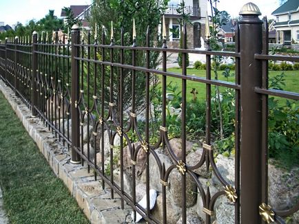 Cum de a face un gard forjat de unul singur