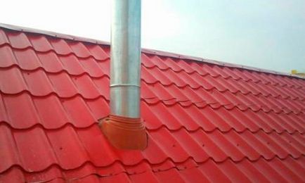 Як зробити вихід труби через дах безпечним