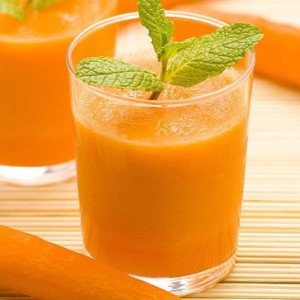 Cum să mențină sănătatea cu suc de morcov, proprietăți utile și contraindicații