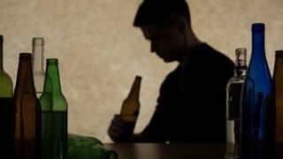 Як ціле покоління британців привчили до пияцтва - bbc російська служба