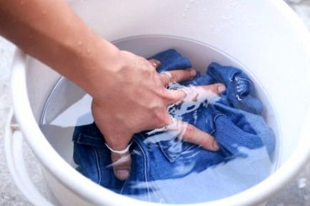 Как да премахнете ръжда от дрехите