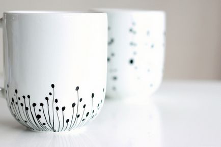 Як прикрасити кавову чашку з допомогою маркера по фарфору і скла
