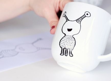 Hogyan díszíteni a kávés bögre marker porcelán és üveg