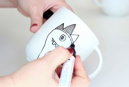 Hogyan díszíteni a kávés bögre marker porcelán és üveg