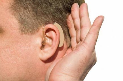 Як доглядати за слуховим апаратом