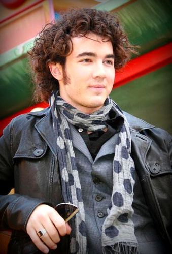 Kevin Jonas - biografie și familie