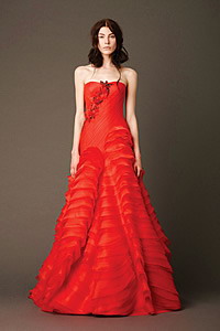 Rochie rosie pentru nunta - rochie de mireasa