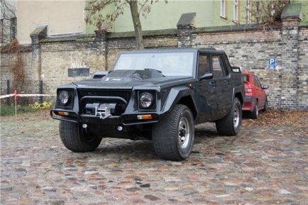 Lamborghini lm002