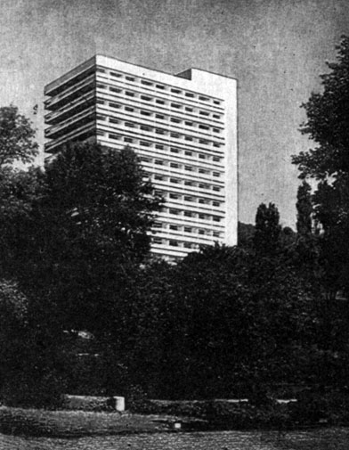 Лікувально-оздоровчих закладів на курортах 1983 Чазов е