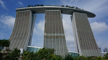 Marina Bay Sands - szálloda égi medence Szingapúr - Cruise Fórum