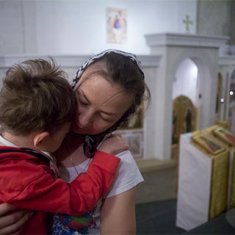 Мати штрафують за перевезення немовляти, що не пристебнутого через інвалідність