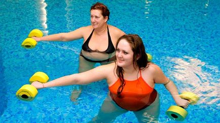 Puteți pierde în greutate în piscină