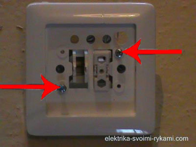 Principiul de funcționare a circuitului dispozitivului cu un singur buton de lumină