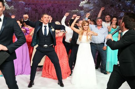 Először az esküvői képekkel mese Ksenia Borodina
