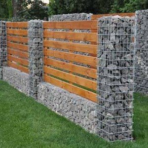 Корисна інструкція, як самостійно зробити декоративні бетонні стовпи і паркан на дачі