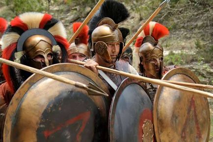 Reconstrucția soldaților Greciei antice și a Romei, revizuiri mari și mici - militare
