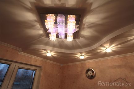 Repararea unui apartament cu mâinile tale - este ușor! Tavan iluminat cu iluminare din plafon cu mâinile tale!