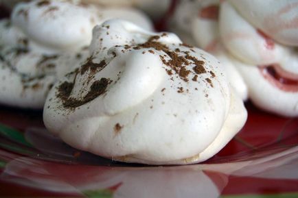 Rețeta secretă meringue a patiserilor francezi