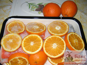 O rețetă pentru decaparea peștelui roșu în portocale, fotografie