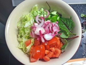 Salată pentru prânz cu pui gătit