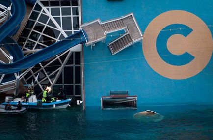 A legdrágább művelet történetében az emelkedés a bélés Costa Concordia - hírek képekben