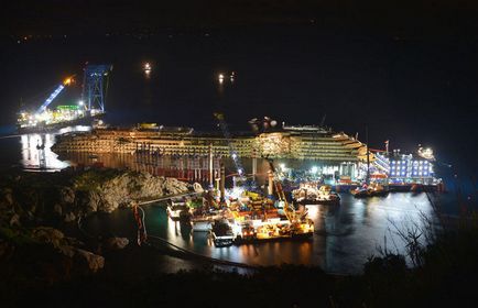 A legdrágább művelet történetében az emelkedés a bélés Costa Concordia - hírek képekben