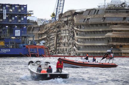 A legdrágább művelet történetében az emelkedés a bélés Costa Concordia - hírek képekben