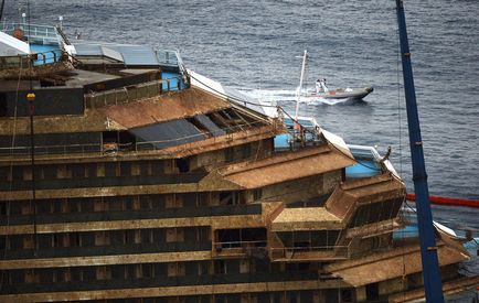 A legdrágább művelet történetében az emelkedés a bélés Costa Concordia - hírek képekben