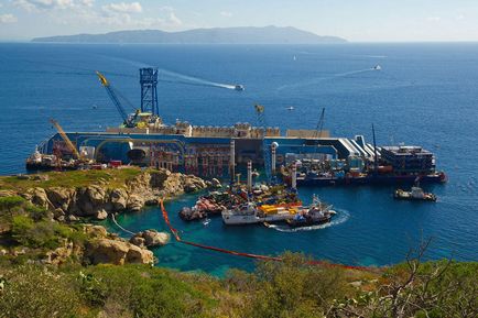 A legdrágább művelet történetében az emelkedés a bélés Costa Concordia - hírek képekben