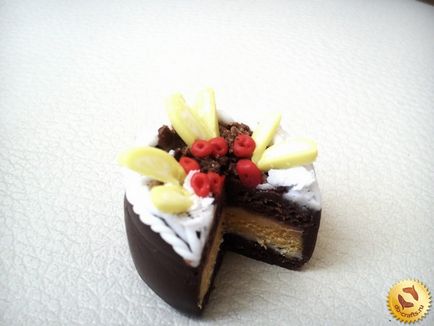 Шоколадний торт з полімерної глини