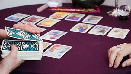 Combinația dintre cartelele de tarot și influența reciprocă