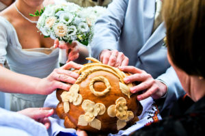 Frumoasă pâine de nuntă pâine albă într-un vis pentru a vedea ce vise
