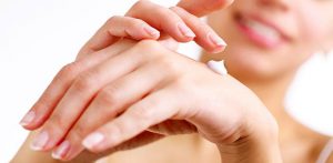 Поради щодо вибору і правильного застосування зволожуючого крему для рук