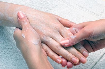 Remedii pentru pielea uscată a mâinilor - caracteristici de alegere și aplicare