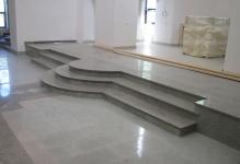 Pași pentru scări din granit de granit în casă, căptușeală și finisare cu capilari 1200 mm și