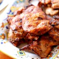 Carne de porc cu marinadă uscată pe o grătar sau pană de panificație - paletă de gătit