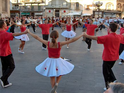 Dansul tradițional spaniol Sardana