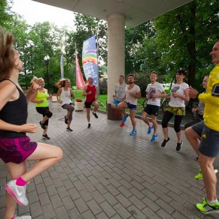 Training pe adidas runbase - in piscine (30 carti de club), lifhhaker, alerga cu adidas